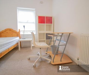 4 bedroom terraced house to rent - Photo 3