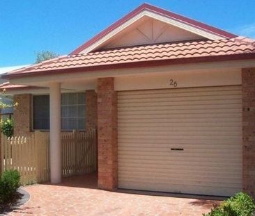 Neat and tidy three bedroom villa in a great location. - Photo 5