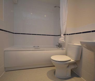 2 bed Apartment for Rent - Photo 2