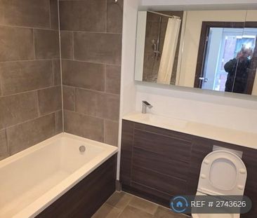 2 bedroom flat to rent - Photo 2