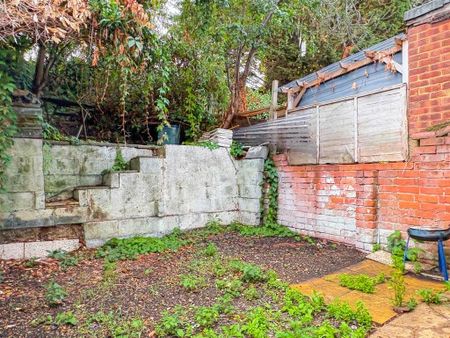 1 bedroom ground floor flat to rent - Photo 5