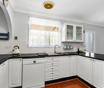 Charming 4-Bedroom Family Home in Werrington Downs - Photo 1