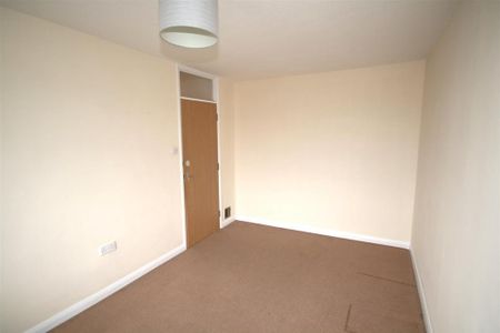 3 bedroom end of terrace house to rent - Photo 5