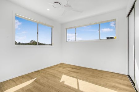 Stunning New Coastal Home in the Heart of Maroochydore - Photo 4