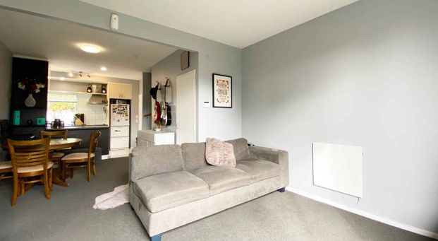 2 BEDROOMS, EAST TAMAKI - Photo 1