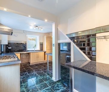 3 bedroom semi-detached house to rent - Photo 5