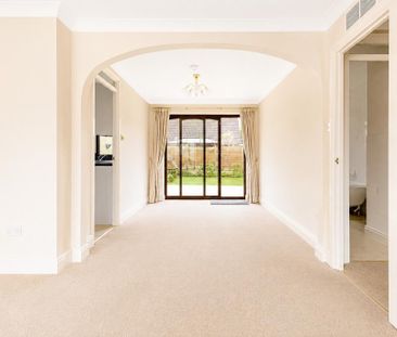 3 bedroom bungalow to rent - Photo 2
