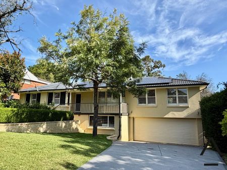 Exceptional Family Home in a Prime Location - Photo 5