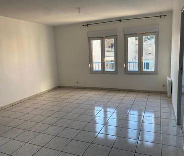 Location Appartement 3 pièces 62m² ST MAXIMIN LA STE BAUME 83470 - Photo 1