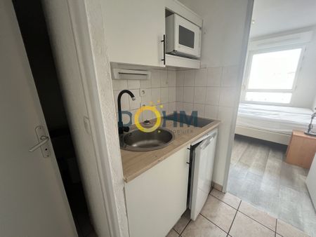 À Saint-Étienne, grand appartement en location - Photo 4