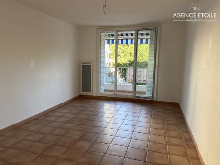 Appartement 3 pièces 57m2 MARSEILLE 8EME 1 023 euros - Photo 5