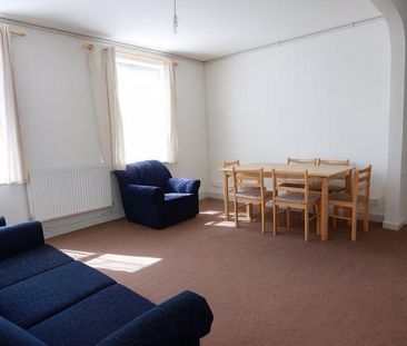 3 bedroom flat to rent - Photo 3