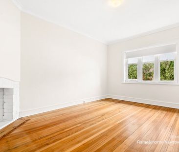 Fully Renovated Large Family Home with Expansive Rear Garden - Photo 1
