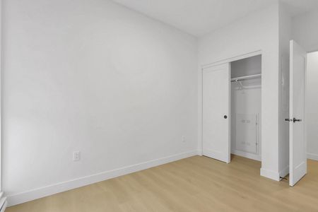 Grace Condos - Photo 4