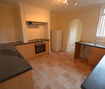 2 bedroom terraced house to rent - Photo 4