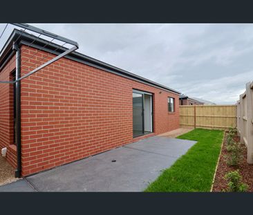 13 Mirage Avenue, Berwick, Vic 3806 - Photo 1