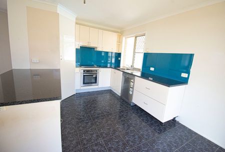 Your Home awaits - Entertainers dream - Large entertainment area over looking the pool - SHED. - Photo 5