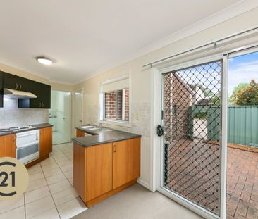 Spacious Two-Storey Townhouse in Prime Kellyville Location - Photo 1