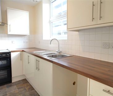 Union Terrace, Aldershot, GU11 - Photo 1