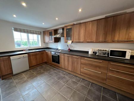 5 bedroom townhouse to rent - Photo 5