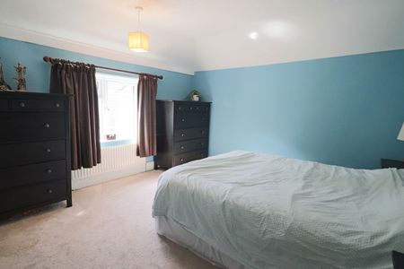 Fleet Road, Farnborough, GU14 9RB - Photo 3