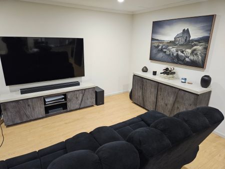 Royal Park - Photo 3