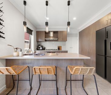 2 Hampstead Street, Pakenham VIC 3810 - House For Rent | Domain - Photo 2