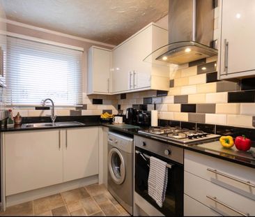 3 Bed Terraced House, Twitchill Drive, S13 - Photo 3