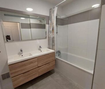 Location Appartement 3 pièces 64m² ST MAUR DES FOSSES 94100 - Photo 4