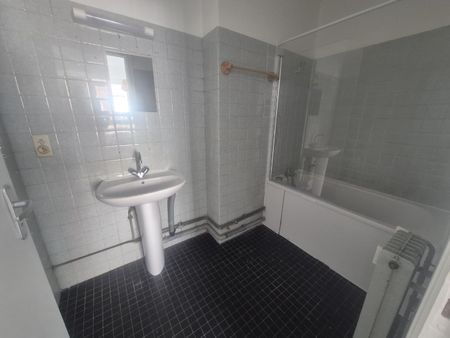 Location Appartement 2 pièces 42m² LILLE 59000 - Photo 4