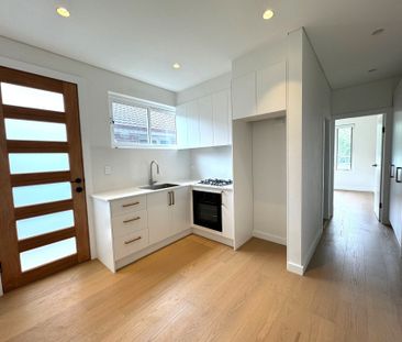 NEAR NEW GRANNY FLAT - 1 BEDROOM - Photo 1