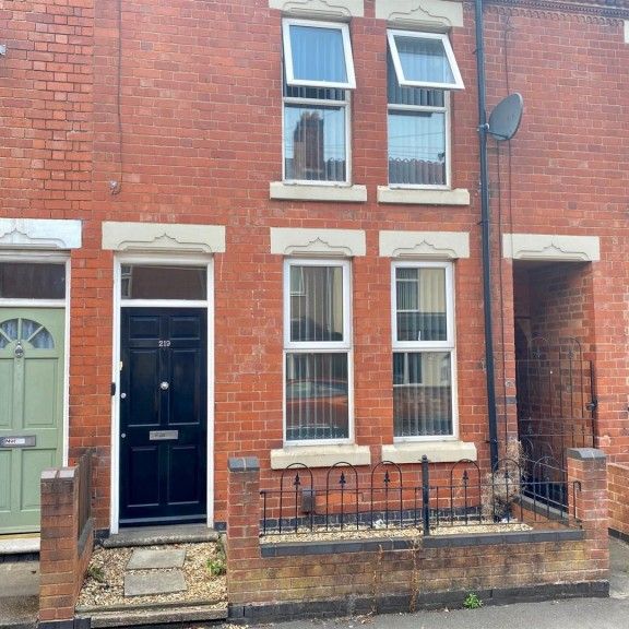 2 BED Terraced House To rent - Photo 1
