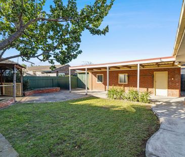 Ideal Family Home - Photo 2