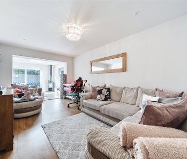 4 bedroom link detached house to rent - Photo 1