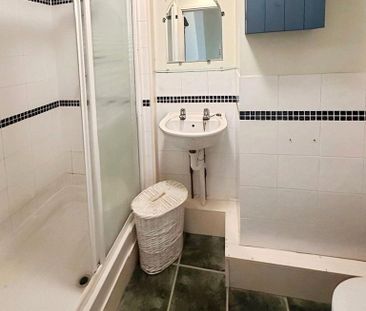 4 bedroom semi-detached house to rent - Photo 3