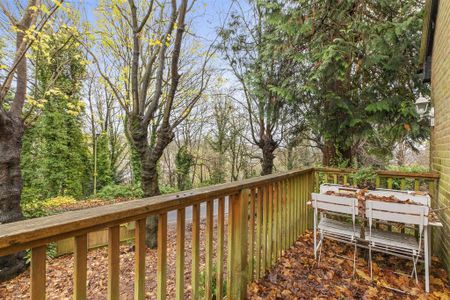 2 bedroom semi-detached house to rent - Photo 3