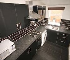 6 Bed - 20 Lucas Place, Woodhouse, Leeds - LS6 2JB - Student - Photo 1