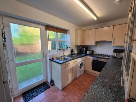 2 bedroom semi-detached house to rent - Photo 4