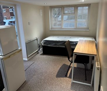 1 Bed Flat, Edgbaston, B16 - Photo 4