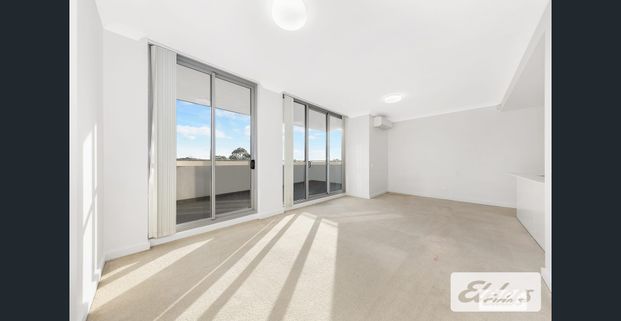 Modern Apartment with View - Photo 1