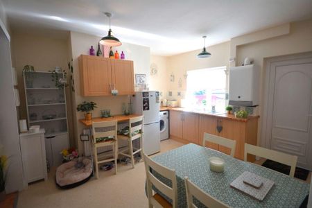 2 bedroom terraced house to rent - Photo 5