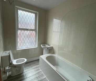 2 Bed Terraced House, Brompton Grove, LS11 - Photo 4