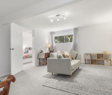 HUGE! 3 Bedroom house with multiple living rooms and extra media/re... - Photo 3