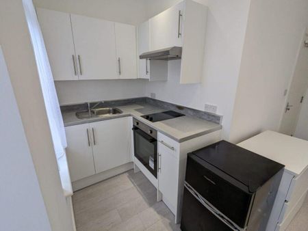 Studio to rent - Photo 3