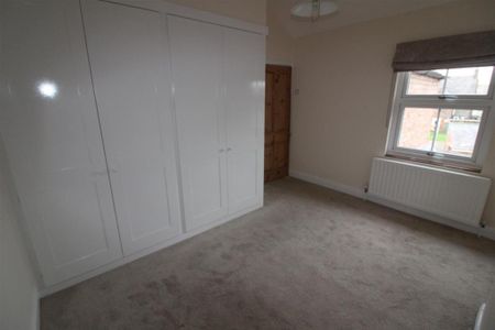 2 bedroom semi-detached house to rent - Photo 3
