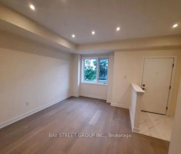 Condo Townhouse For Lease | W9249518 - Photo 2