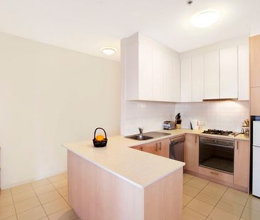 2414/250 Elizabeth Street, Melbourne VIC 3000 - Apartment For Rent ... - Photo 3