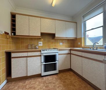 3 bedroom flat to rent - Photo 6