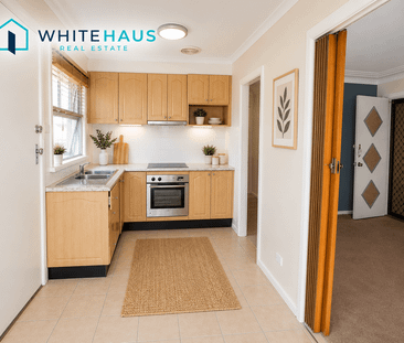 IDEALLY LOCATED, WEL PRESENTED HOME - Photo 2