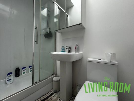 5 bedroom flat to rent - Photo 1